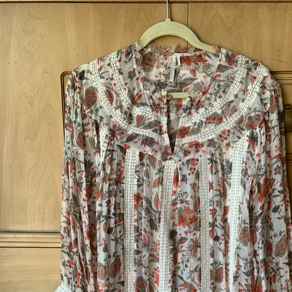 SEMI SHEER FLORAL LS BOHO TOP - Picture 3 of 8
